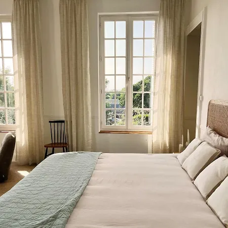 Charme, Lumiere, Jardin Et Sauna! Daire