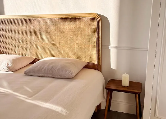 Charme, Lumiere, Jardin Et Sauna! شقة