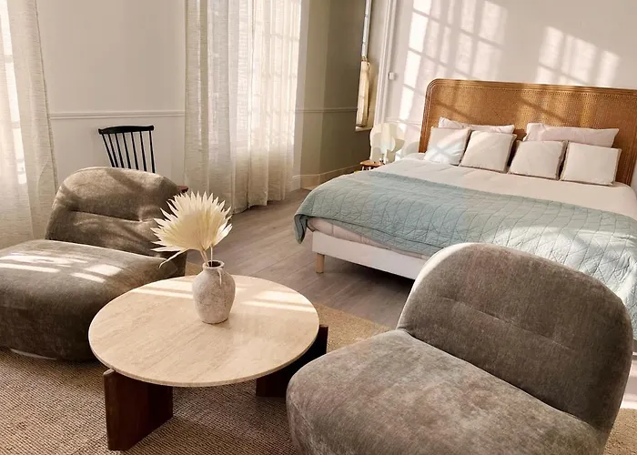 Charme, Lumiere, Jardin Et Sauna! شقة إتريتا