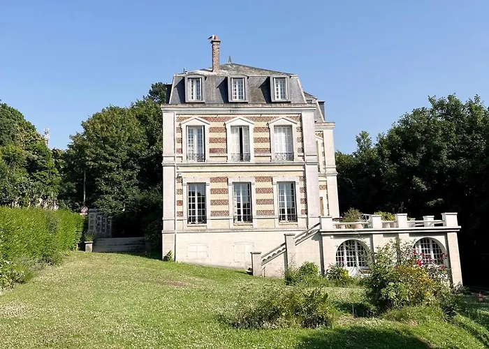Charme, Lumiere, Jardin Et Sauna! شقة